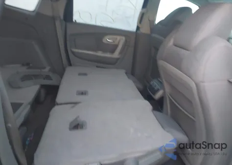 2010 Chevrolet Traverse Ls z USA, uszkodzony, nr VIN 1GNLVEED2AS109970